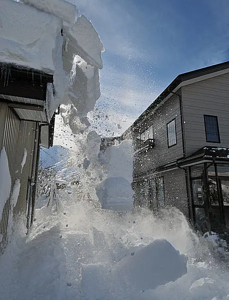 北海道の屋根は四角いんです テレビ記者が驚いた平らな 無落雪屋根 とは Tenki Jpサプリ 16年12月04日 日本気象協会 Tenki Jp