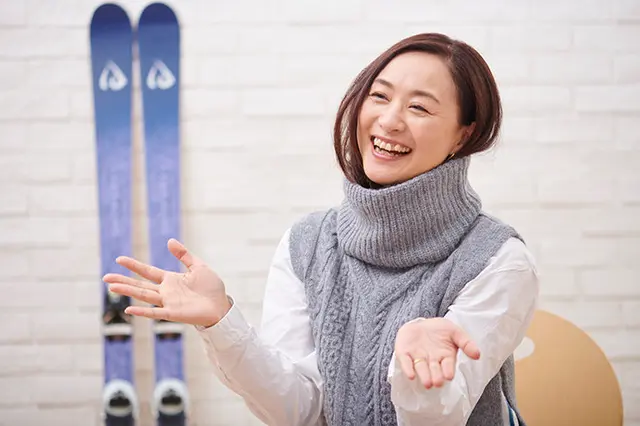 女子モーグルで優勝した上村愛子の滑り（福…：女子モーグル 上村