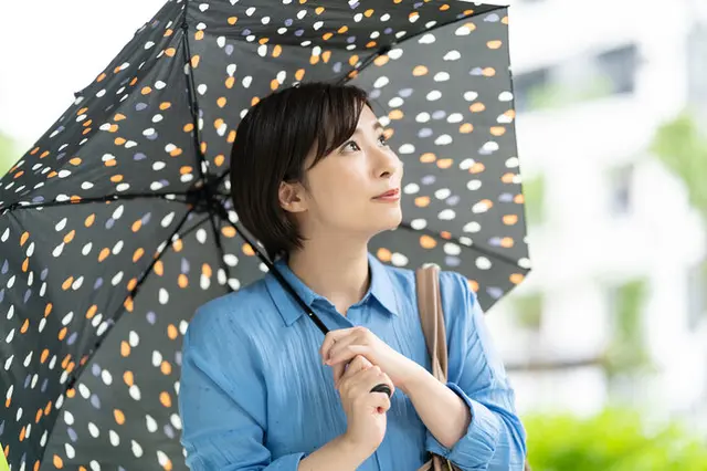 急な雨に備えて持ち歩きたいおすすめのレインアイテムを厳選紹介