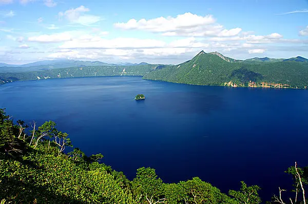 霧の摩周湖」というけれど、摩周湖はいつも、そんなに霧深いのか !?(季節・暮らしの話題 2015年06月08日) - 日本気象協会 tenki.jp